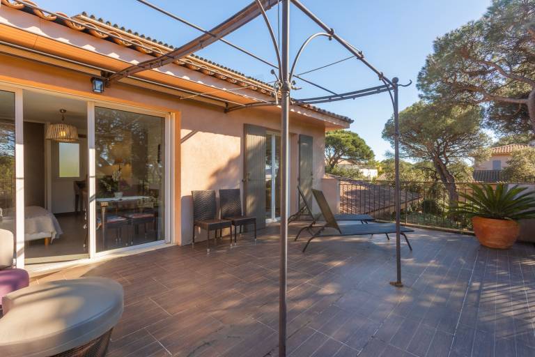 Apartment “La Suite - Le Mas Du Soleil” with Sea View, Wi-Fi and Air Conditioning — photo 2