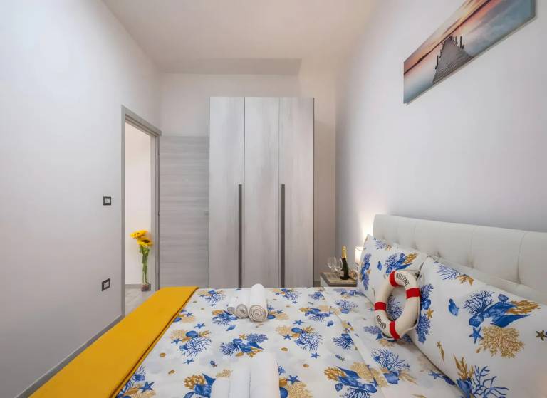 Children-friendly holiday apartment with terrace & barbecue | Close to the beach | Pets are welcome — photo 3