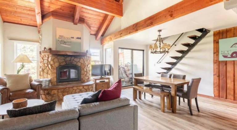 Holiday apartment with heated pool, grill & hot tub | Next to the ski | Pet-friendly — photo 2