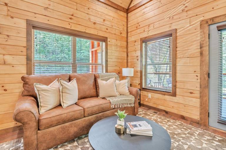Child-friendly wonderful cabin with private pool | Pets allowed — photo 4