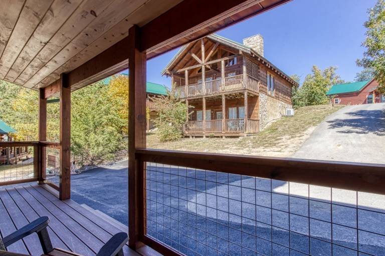 Cabin with private pool — photo 4