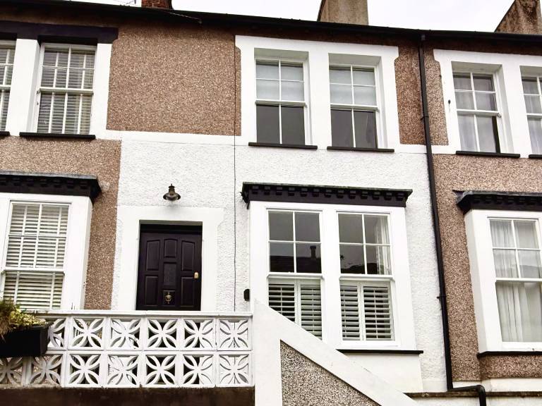 Family-oriented cottage with garden | Beach view | Pet-friendly in Conwy