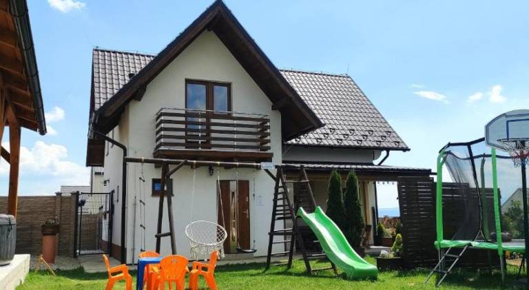 Lodge with terrace, barbecue & hot tub | Good for workation in Stara Lesna