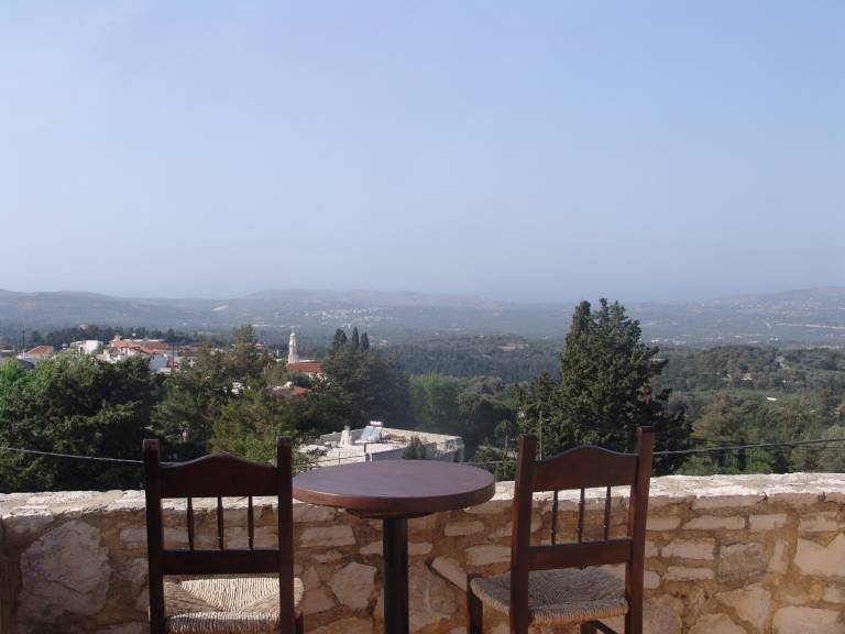 Country House 'Vila Aloni' with Private Terrace, Wi-Fi and Air Conditioning in Rethymno