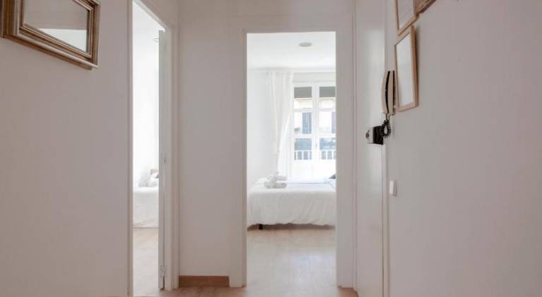 Apartment | Next to Plaça de Catalunya | Pets allowed — photo 3