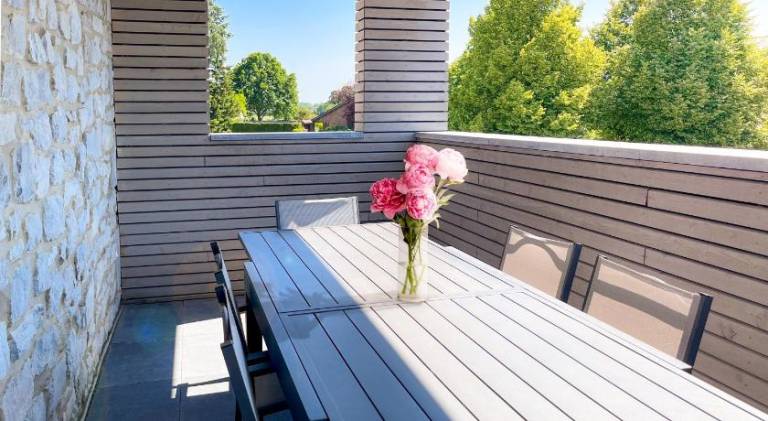 Family-oriented charming rental apartment with jacuzzi, patio & barbeque | Suitable for remote work | Pet-friendly — photo 4