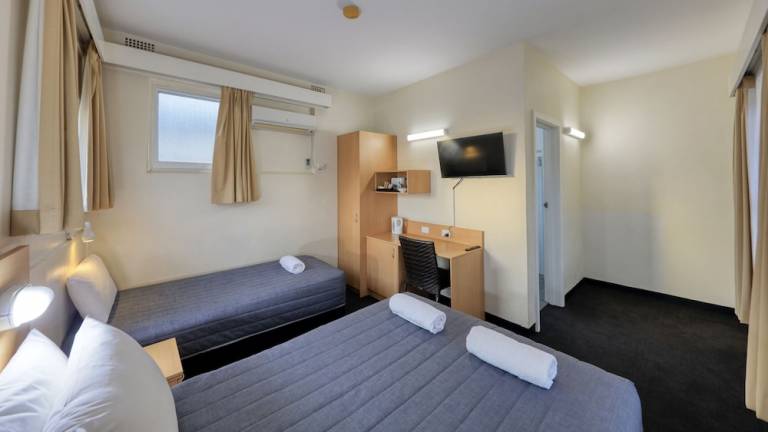 Motel  Cowra