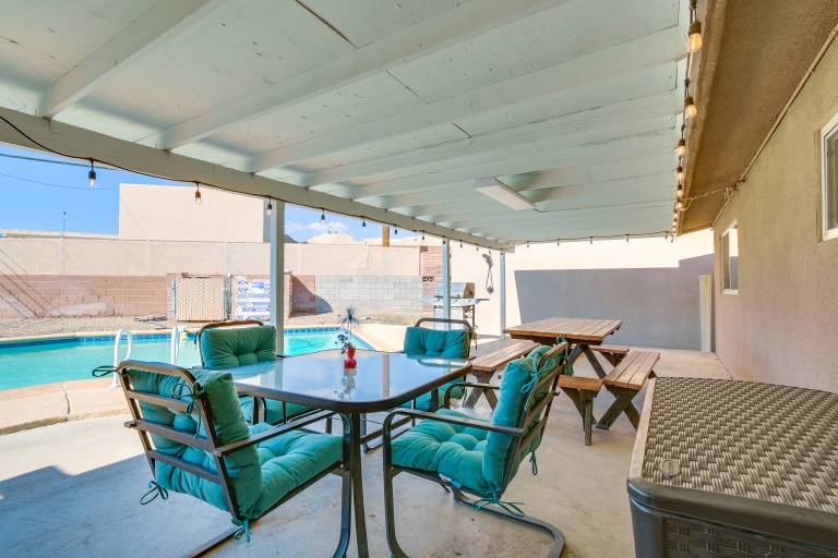 1 Mi to Town: Lake Havasu Home w/ Heated Pool — photo 2