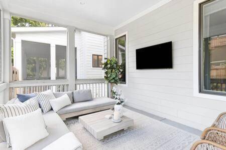 Vacation home with yard & grill — photo 5