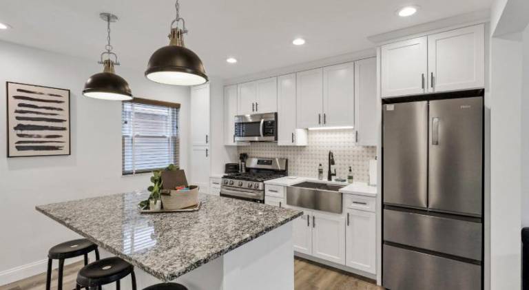 The Worthington - 3 BR 2 5 Bath and Parking — photo 3