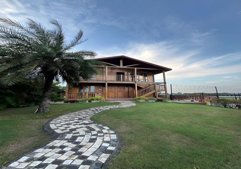 Pavillion Retreat — photo 5