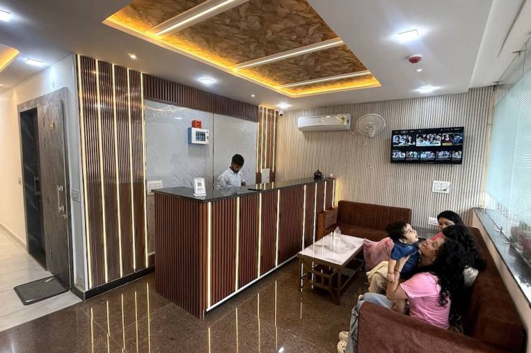THE GRAND LUXURY STAY HOTEL