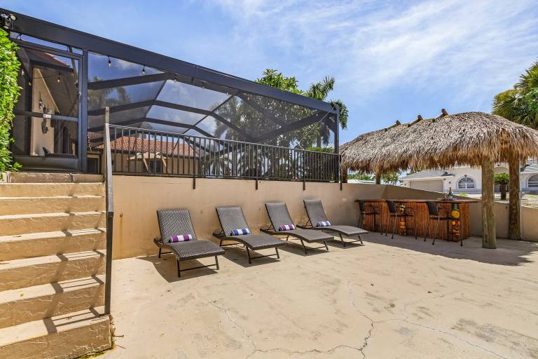 WALK TO BEACH • Waterfront •Direct Gulf Access •South Facing Heated Pool • 4 Kings — photo 5