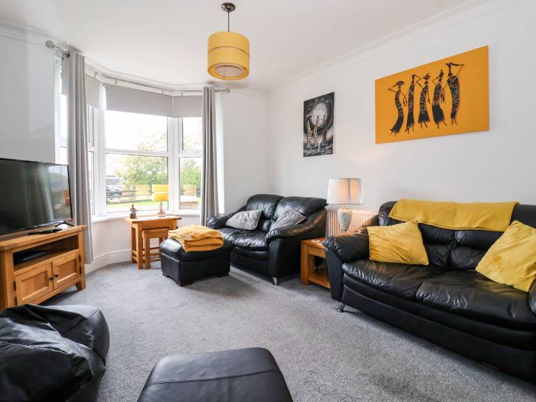 Children-friendly nice cottage with terrace & yard | Beach view | Dogs allowed — photo 4