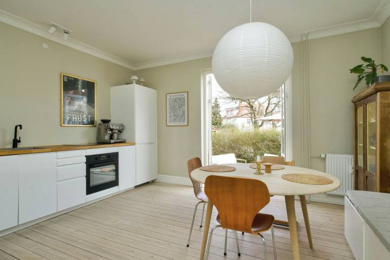 Flat with garden and bright rooms — photo 2