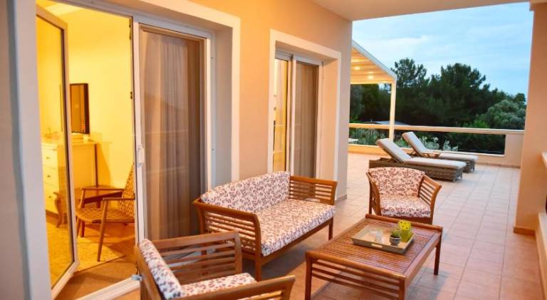 Rental apartment with garden, barbecue & patio — photo 4