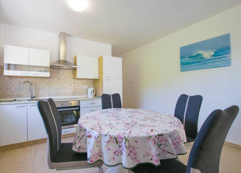House with private pool, terrace & yard | Pets are welcome — photo 4