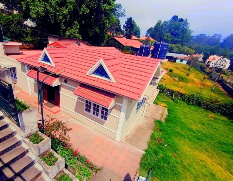Villa with garden & barbeque | Water view | Suitable for remote work in Kodaikanal