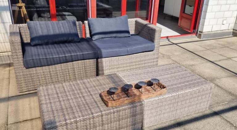 Apartment with terrace & yard — photo 4