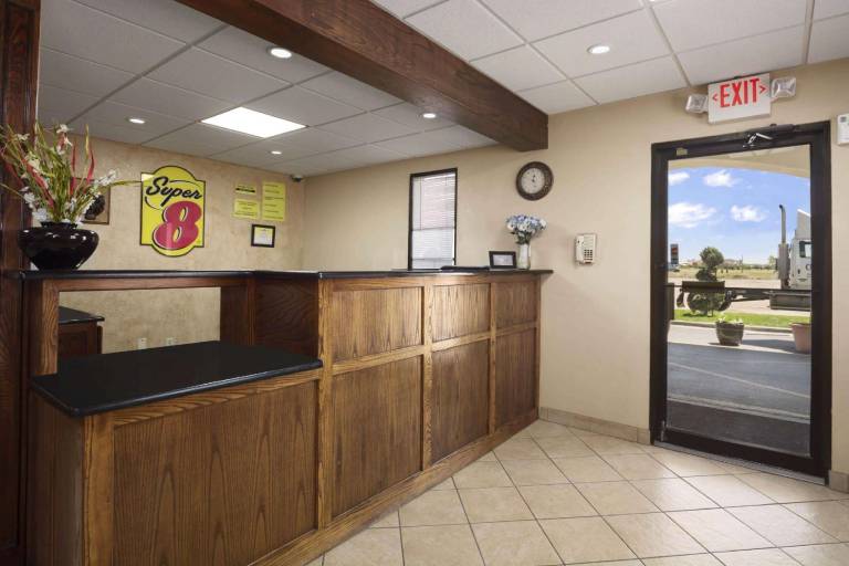 Super 8 by Wyndham Amarillo East — photo 4