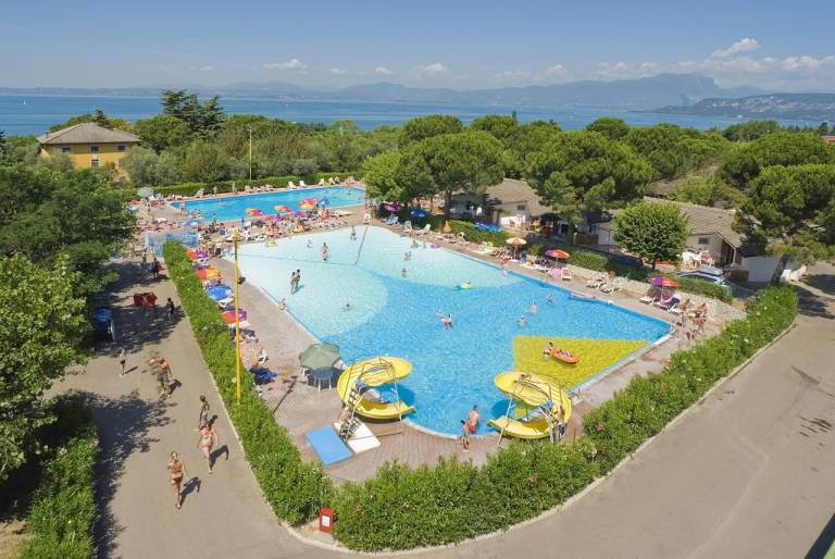 Feriendorf Cisano San Vito Dreizimmer Bungalow Zaffiro