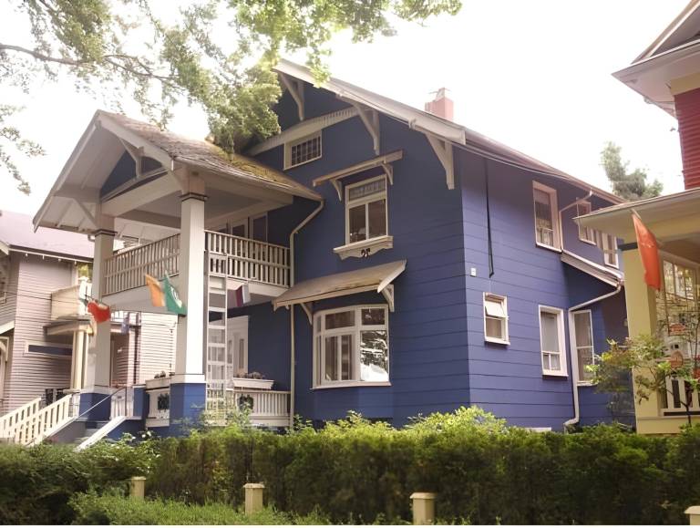 Bed and breakfast  North Vancouver