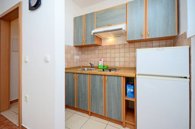 Rental apartment with grill, garden & terrace | Garden view — photo 2