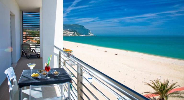 Serviced apartment with terrace | Beach nearby | Perfect for remote work | Pet-friendly — photo 4