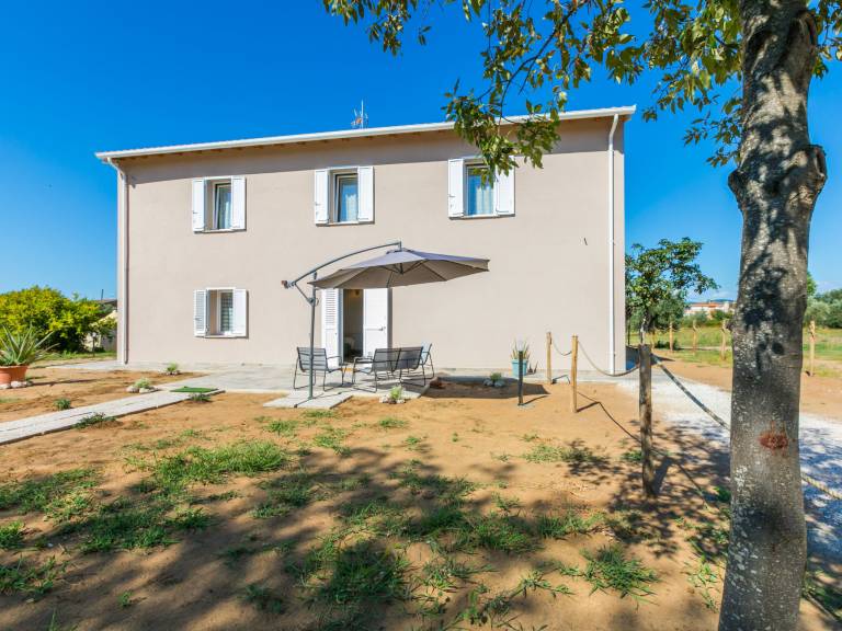 Lovely rental apartment with garden, patio & BBQ | Pets allowed — photo 4