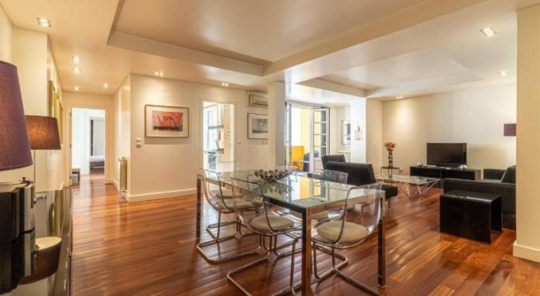 Fully equipped ample rental apartment | Next to São Jorge Castle | Perfect for remote work | Pets are welcome in Lisbon