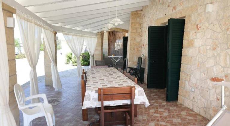 Villa with 2 rooms for 6 persons — photo 4