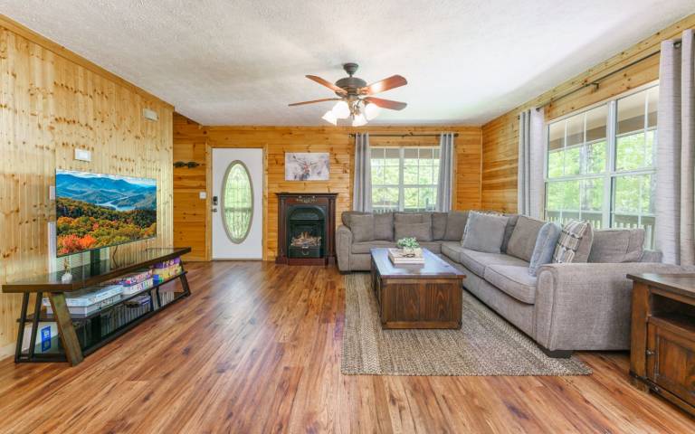 Mountain Dreams 1430 - Fire pit & hot tub! — photo 4