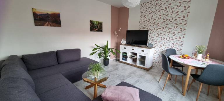 Rental apartment with yard — photo 2