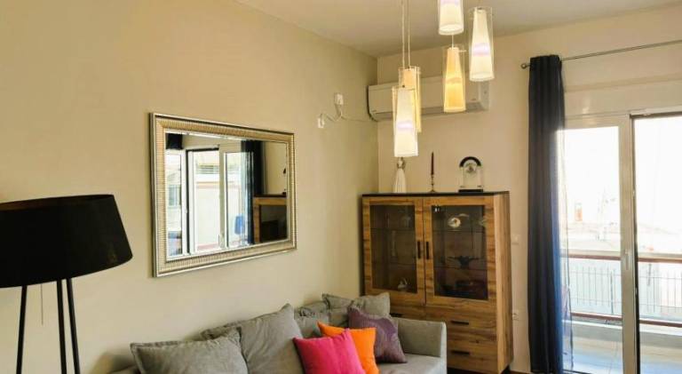 Holiday apartment with patio in Athens