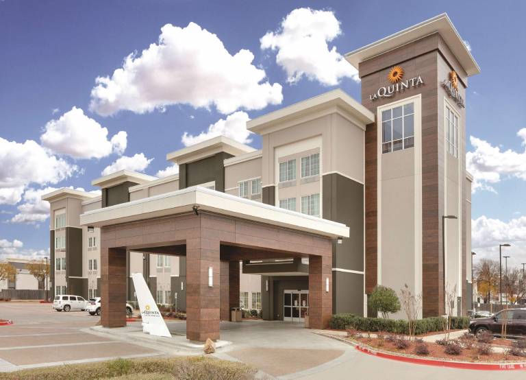 La Quinta Inn & Suites by Wyndham Dallas Love Field in Dallas, TX