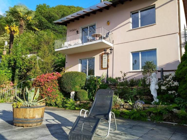 Traumhafter Blick auf Lago Maggiore
