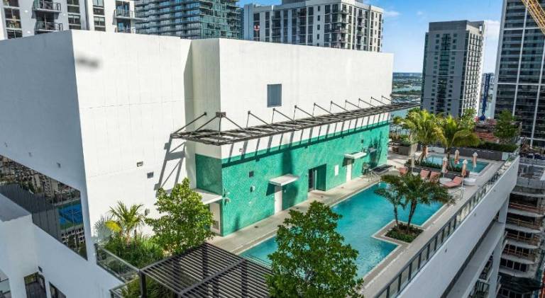 Vacation home with pool | Close to Bayside Marketplace | Perfect for remote work in Miami, FL