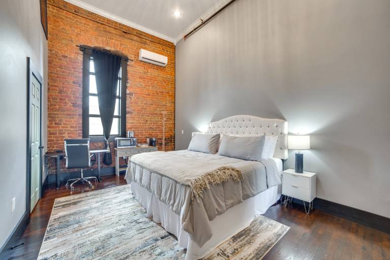 Historic Downtown Marshall Efficient Studio Space