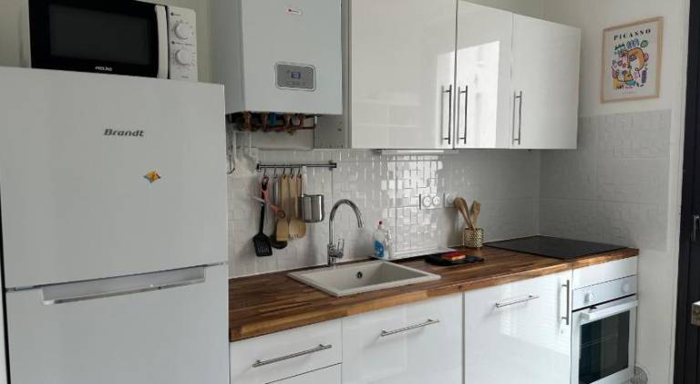 Fully equipped lovely rental apartment with terrace | Next to the beach | Perfect for remote work | Pet-friendly — photo 4