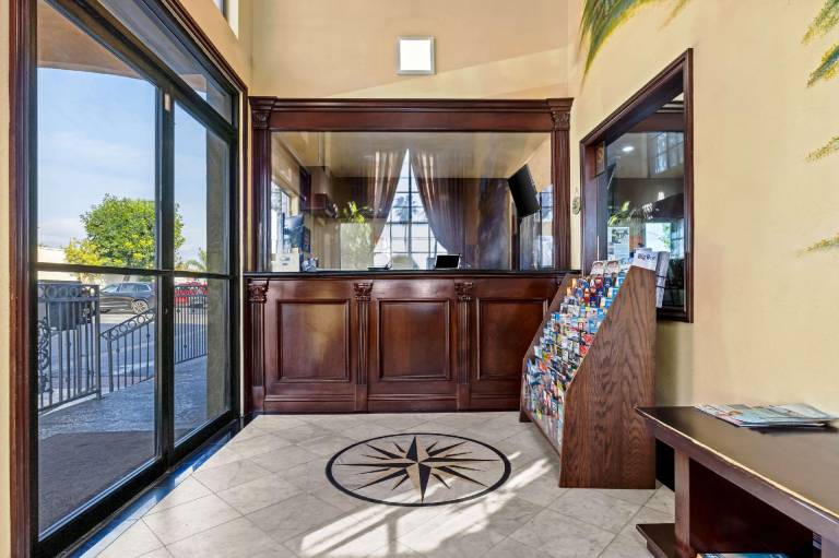 Rodeway Inn Santa Ana - Garden Grove — photo 2