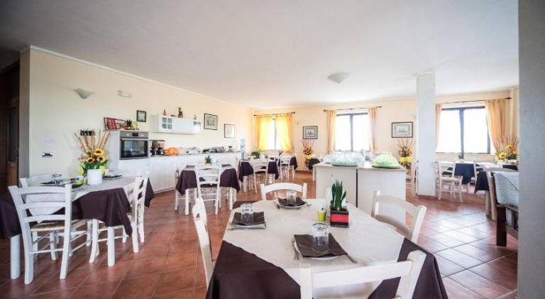 Family-friendly vacation home with garden, terrace & jacuzzi | Pets are welcome — photo 5