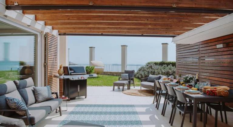 Villa with pool — photo 3