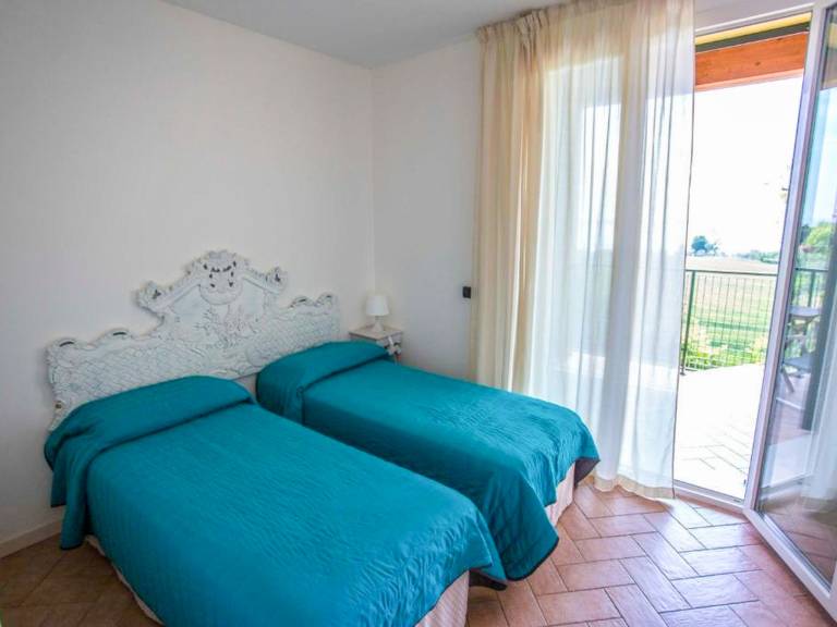 Holiday apartment with garden & pool — photo 5