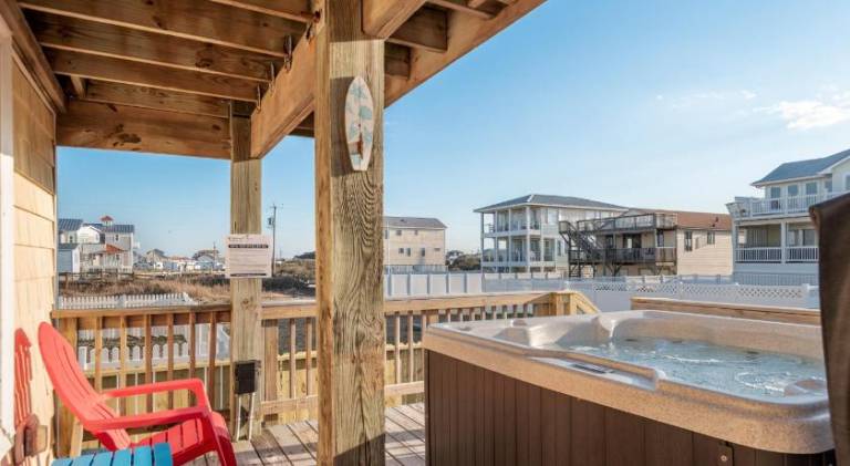 Vacation home with hot tub — photo 3