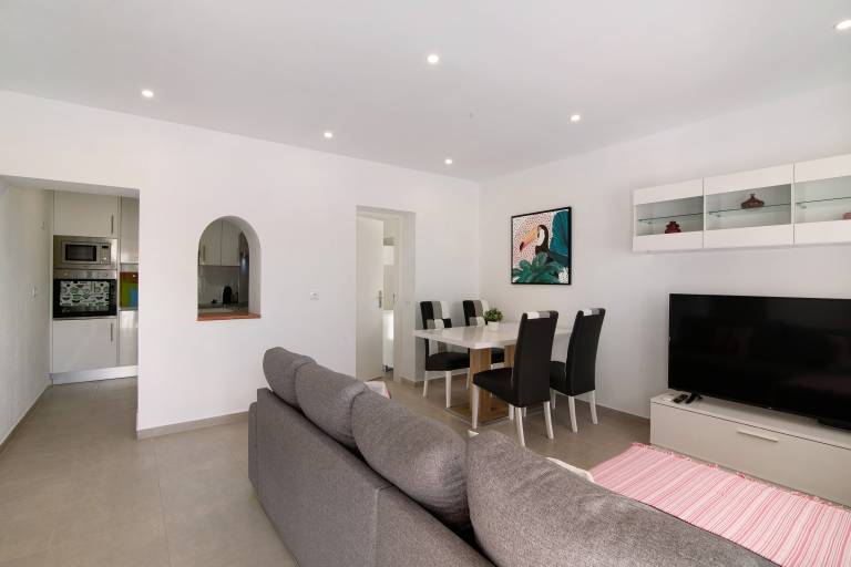 Holiday Home Adelino Guest House with Garden, Grill, A/C & Wi-Fi — photo 2