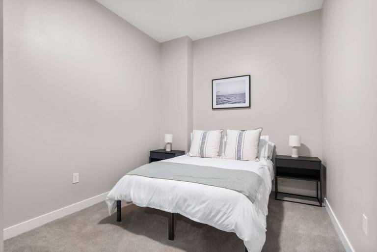 CozySuites OTR Downtown 2BR 2Bath w gym rooftop — photo 2