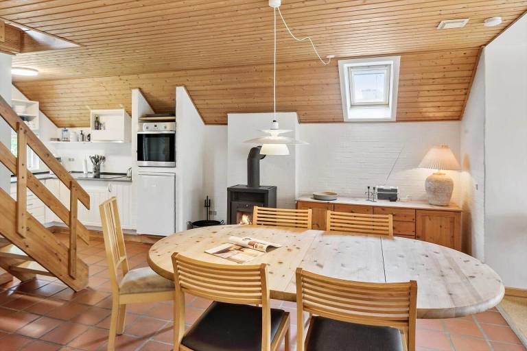 Fully equipped vacation home with patio | Pets allowed — photo 5