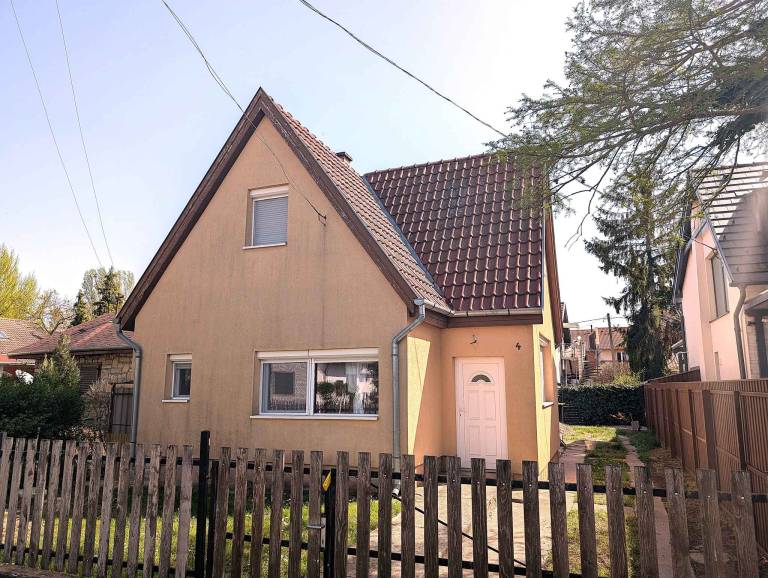 House  Zamárdi