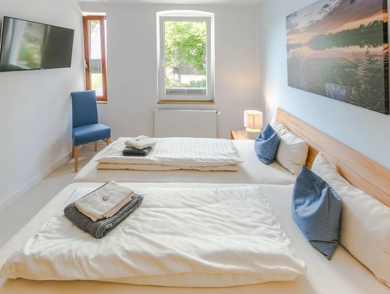 Doppelzimmer Badewanne 1 Schlafraum