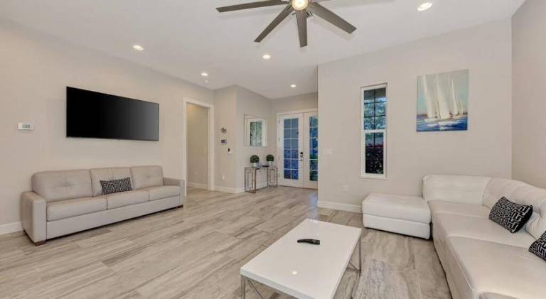Vacation home with jacuzzi & pool | Dogs allowed — photo 2